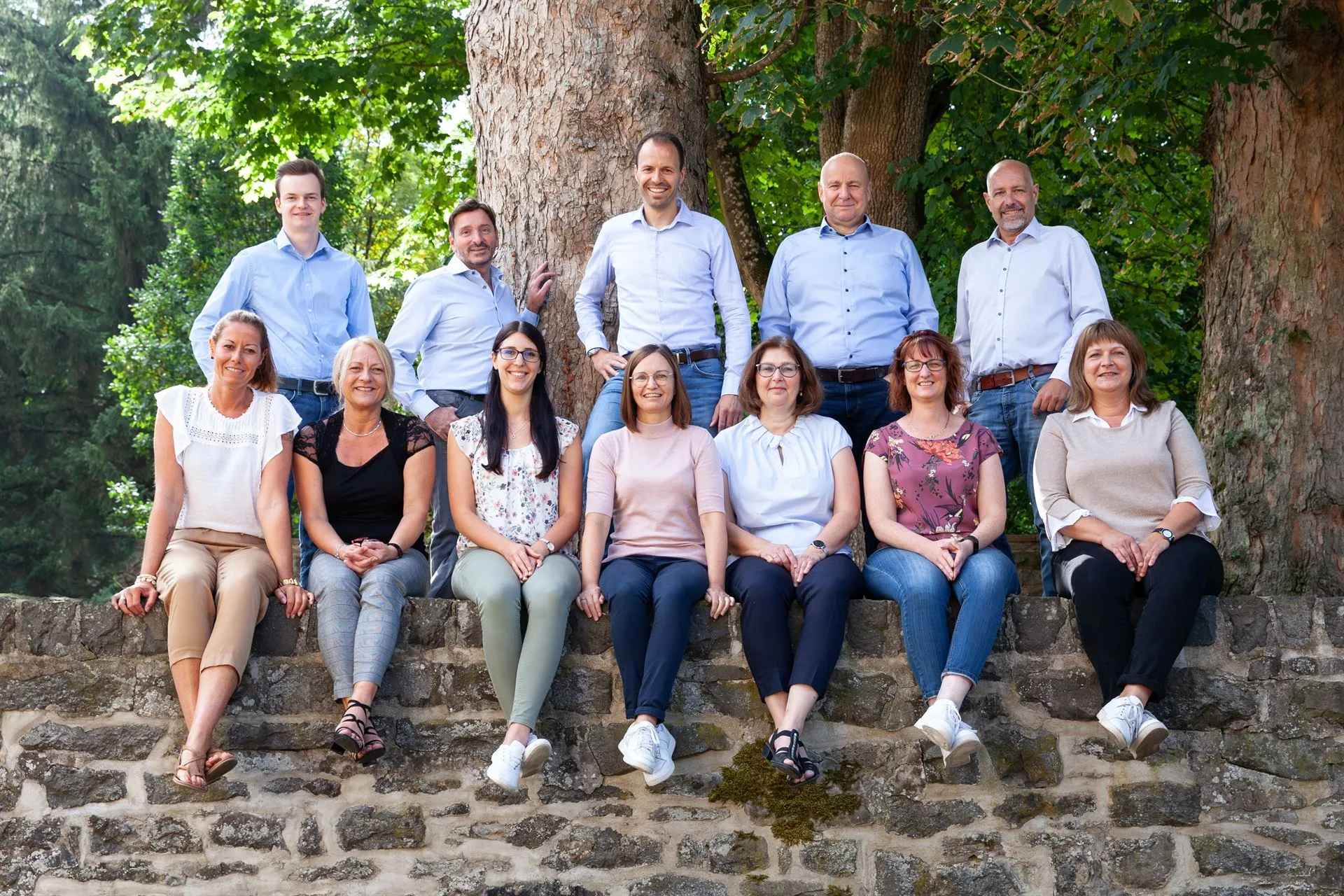 Mitarbeiter der Albus & Spielmann Steuerberatungsgesellschaft mbH auf einem Gruppenbild